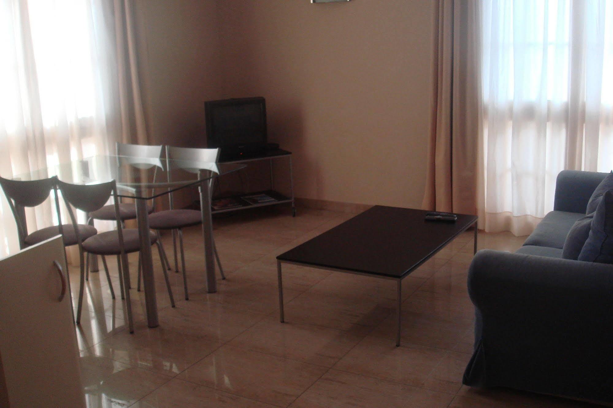 Apartaments Bt Vent De Garbi 艾姆布里亚布拉瓦 外观 照片