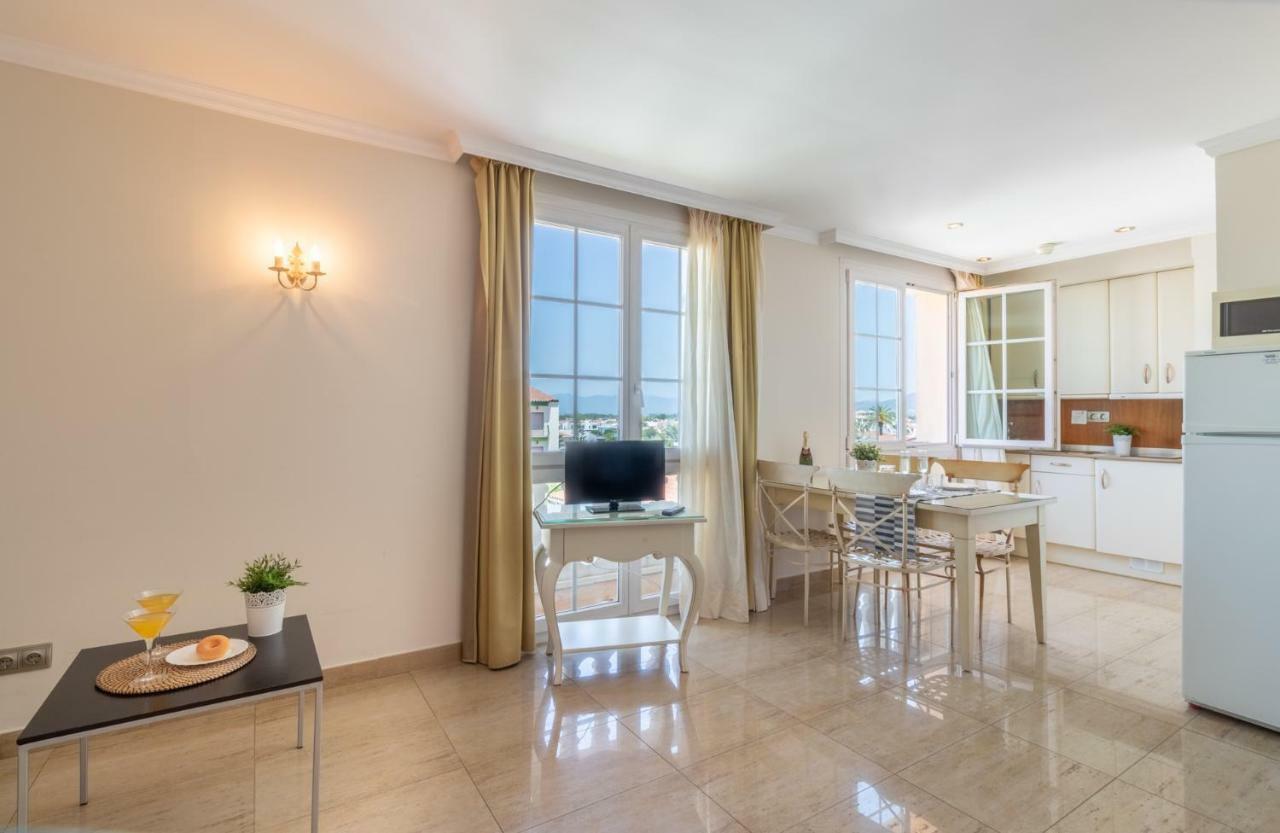 Apartaments Bt Vent De Garbi 艾姆布里亚布拉瓦 外观 照片