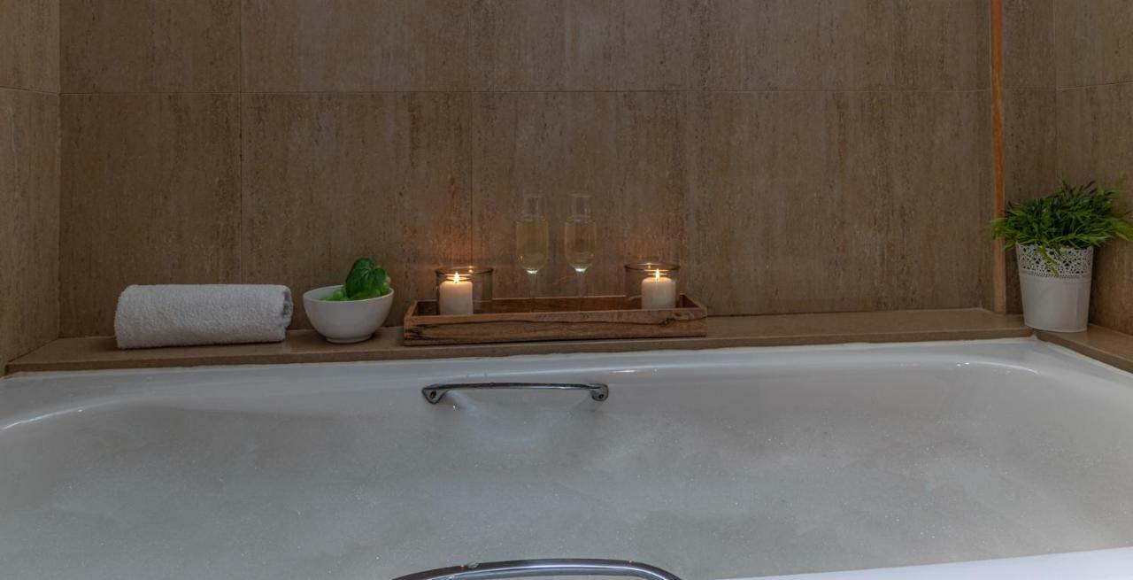 Apartaments Bt Vent De Garbi 艾姆布里亚布拉瓦 外观 照片